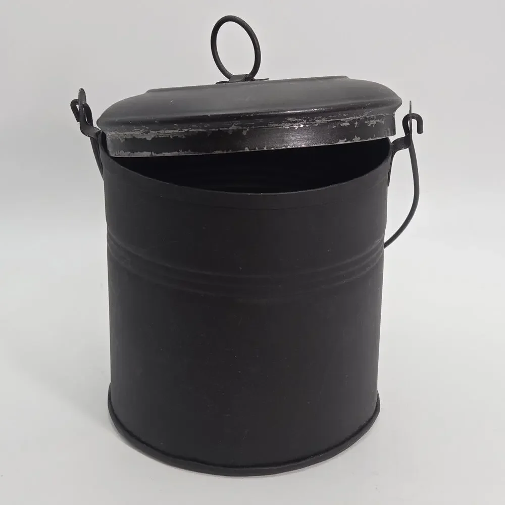 Primitive Style Small Tin Berry Bucket Lunch Pail with Tight Lid Very Good